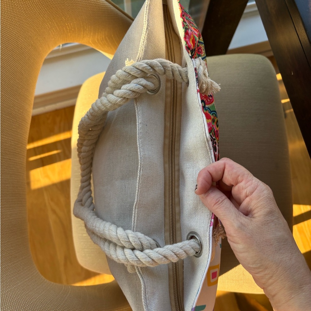 New Medium Size Mandela Design Zipper Closure Lined Tote - Picture 5 of 5